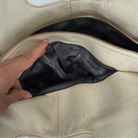 Maxx New York Cream Shoulder Bag - Picture 9 of 13